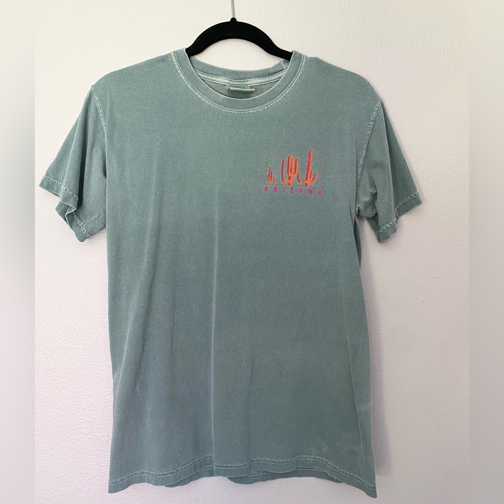 Green vintage inspired 100% cotton Arizona graphic tee